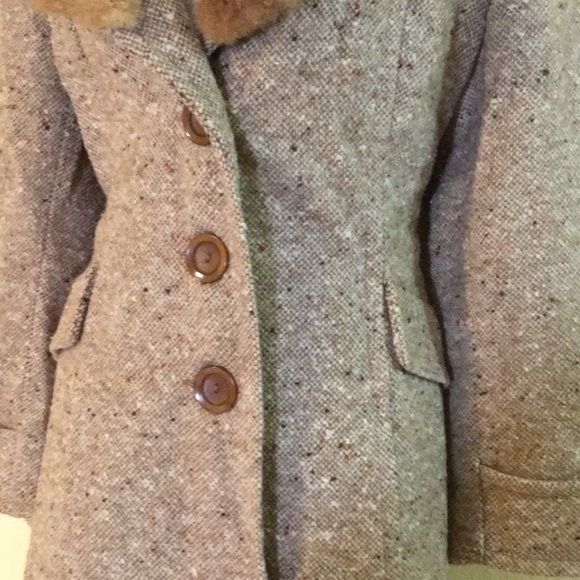 Astonishing Vintage Tweet Coat with Fox Fur Collar